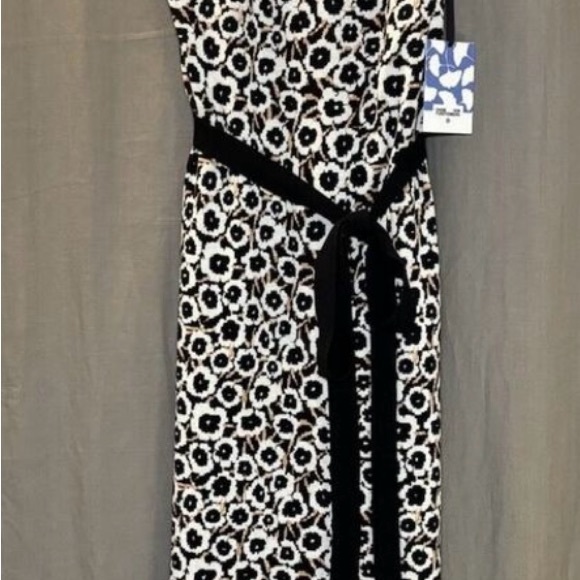 NWT! DVF Diane Von Furstenberg
Halter Tie Neck Poppy Sweaterknit Midi
Dress - Picture 4 of 7